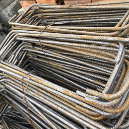 Třmínek z drátu průměru 12 mm